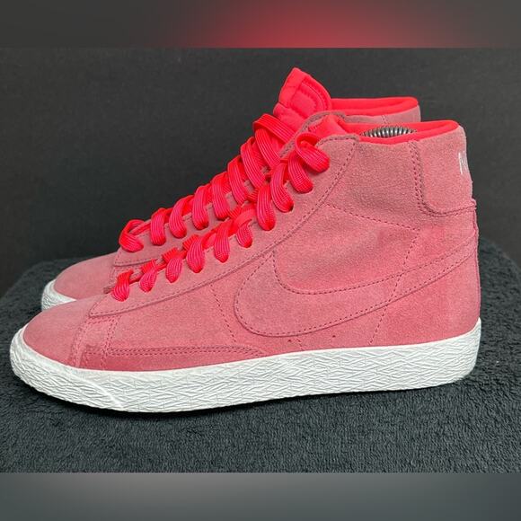 Nike Blazer Hot Punch Casual Sneakers Size 4.5Y WOMENS 6 Pink Suede 895850-605 - Picture 2 of 8